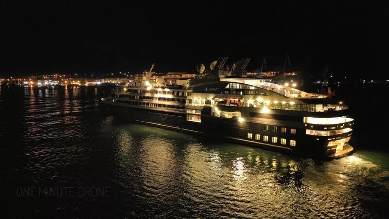 Элитная яхта Le Boreal пришвартовалась в порту Корсакова на Сахалине