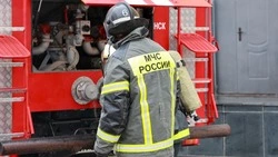 Эвакуировали 40 человек: в Южно-Сахалинске полыхала гостиница