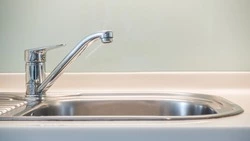 Авария на сетях привела к отключению холодной воды в Дальнем