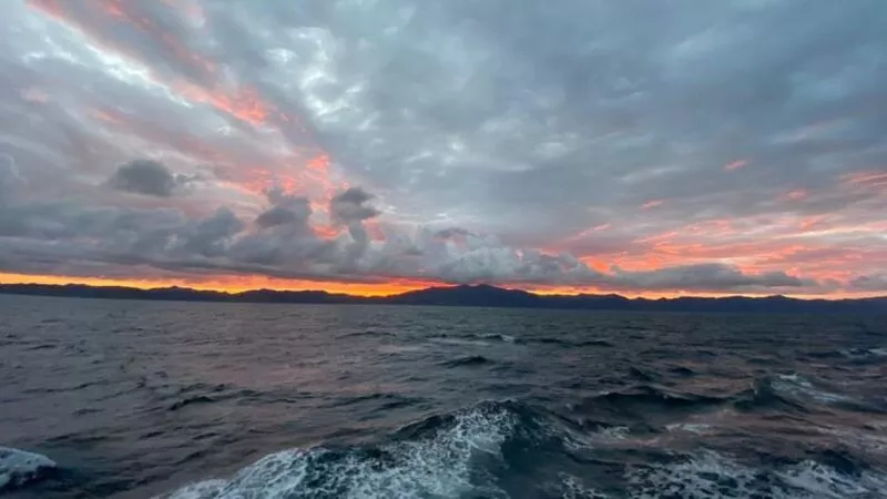 Первый рейс «Павла Леонова» заполнили путешественники, случайно застрявшие на Курилах