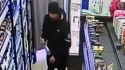 «Постоянный клиент»: мужчина украл водку с прилавка в магазине Корсакова