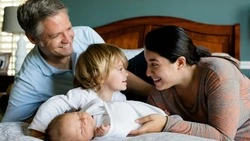 Сахалинским семьям с детьми власти вводят дополнительные  единовременные выплаты