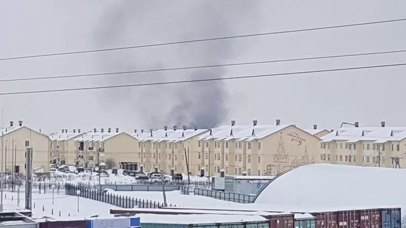 В СНТ в Южно-Сахалинске загорелись два летних домика