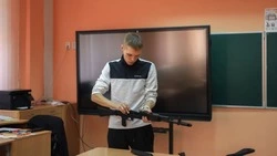 Ветеран спецоперации устроился на работу в школу Корсаковского района