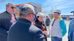 Министр образования и депутаты осмотрели школу на Сахалине