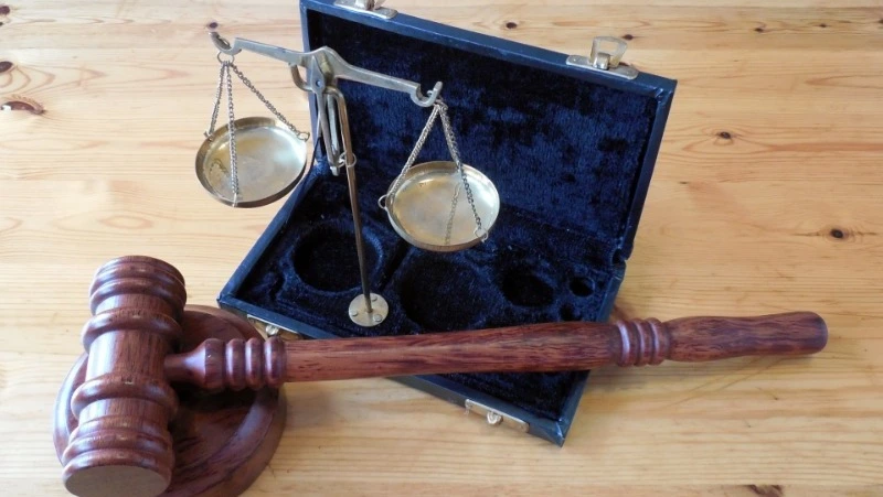 Военный с Сахалина получил крупный штраф за ложное сообщение о намерении взорвать дом с заложниками