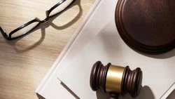 На Сахалине уволенному юрисконсульту не удалось высудить у работодателя больше полумиллиона рублей