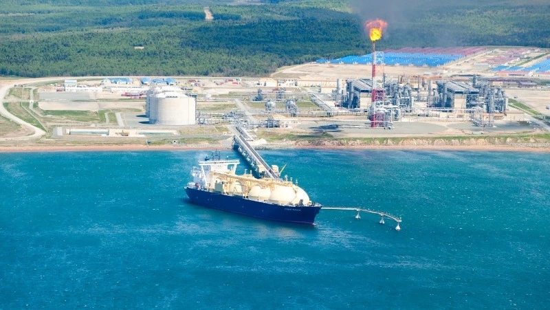 Новый завод СПГ и сжиженный газ появятся на Сахалине и Курилах