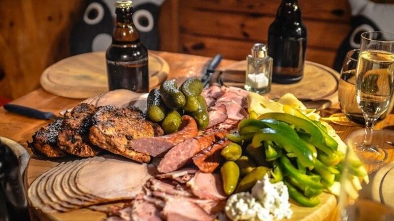 Диетолог назвал вредные продукты, популярные в России