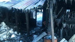 Мертвую пенсионерку обнаружили спасатели при тушении дома на Сахалине 