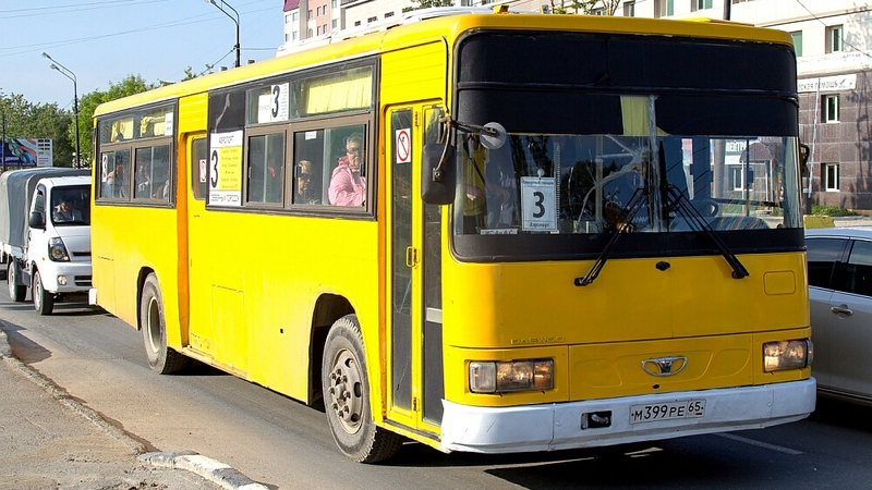 В Южно-Сахалинске изменили правила посадки в общественный транспорт