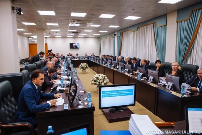 Облдума Сахалина приняла закон о бесплатном образовании для детей участников СВО