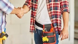 Жительница Анивского района прописала у себя бригаду мигрантов в обмен на ремонт