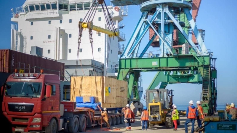 Объем перевалки груза в морских портах Сахалинской области вырос на 2%