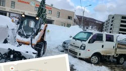 «Мешают открытию»: автохам оставил машину в зоне расчистки Сахалинского зоопарка