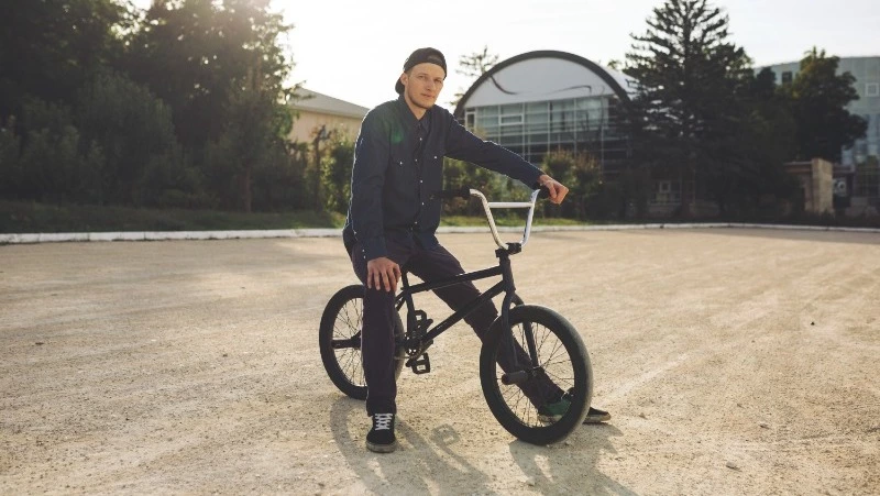 Житель Поронайска украл велосипед у соседки 