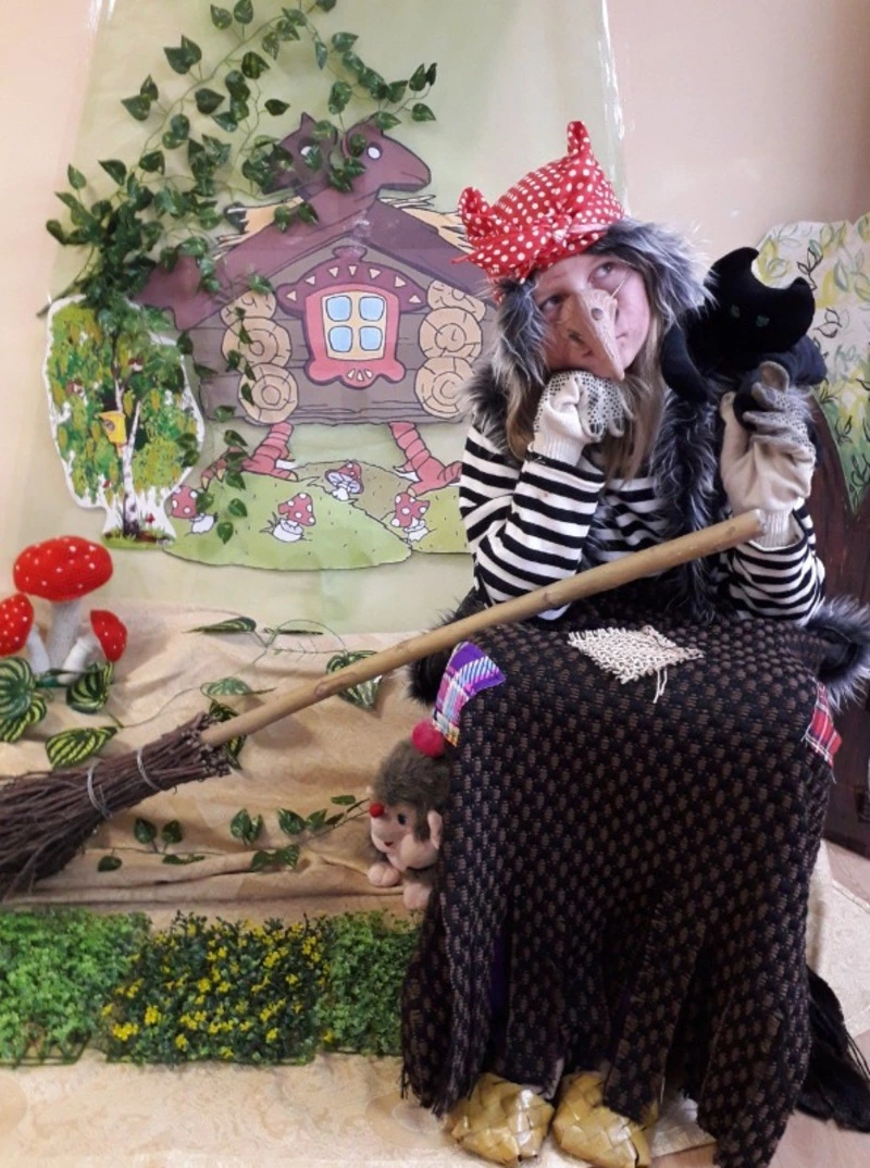 Сахалинская Баба-яга попала в фотоколлекцию главной детской библиотеки России