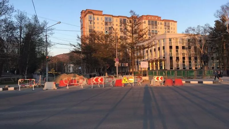 Березняки вместо Компроспекта: Южно-Сахалинск встал из-за ремонта дорог