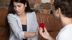 Отказ женщины от свадьбы довел жителя Сахалина до уголовного дела