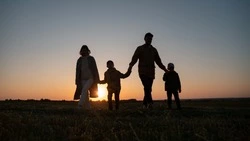 Сахалинцев и курильчан пригласили к участию во Всероссийском конкурсе «Главное — Семья»