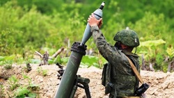Военнослужащие на Сахалине отработали навыки стрельбы из минометов «Сани» 
