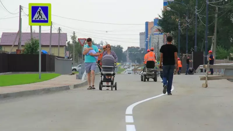 Путин выступил за разработку системы поддержки семей с детьми до окончания школы