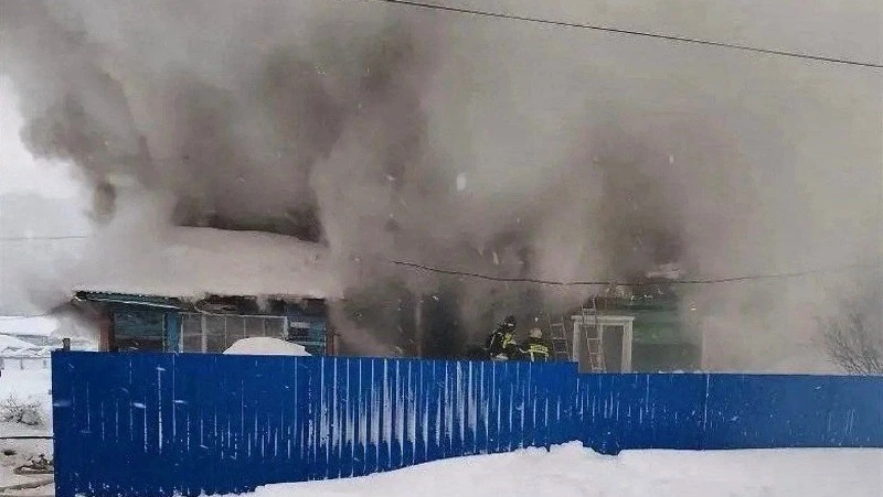 Жилой дом сгорел на улице Школьной в Чапланово