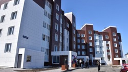 Еще 60 семей в Сахалинской области переехали из аварийного жилья в современную новостройку