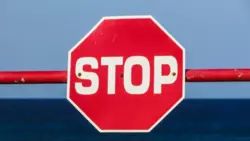 Две дороги в центре Сахалина закроют из-за циклона