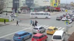 Водителя автобуса наказали за грубое нарушение ПДД в Южно-Сахалинске 11 октября
