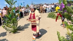 Ритуал аборигенов: в заливе Терпения провели ежегодный обряд кормления духа моря