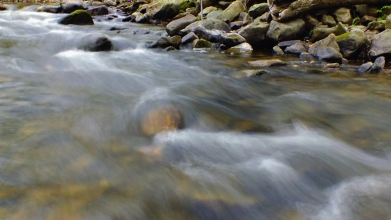 Разлив реки осложнил ремонт водопровода после крупной аварии в Анивском районе