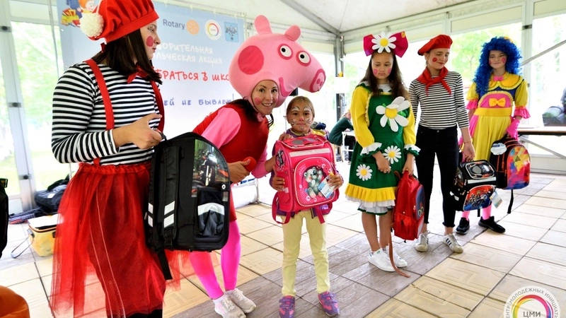 Акция помощи малообеспеченным школьникам стартовала на Сахалине. Адреса