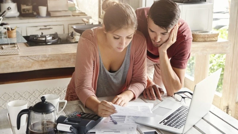 Более трети опрошенных жителей Южно-Сахалинска брали кредиты за последние шесть месяцев