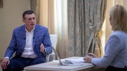 Почти 500 вопросов задали жители Сахалина губернатору во время прямой линии