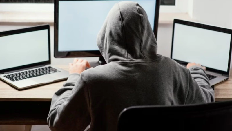 Женщина в Смирных защитила 1,5 млн рублей сбережений от мошенников