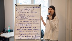 Студенты СахГУ представили Сергею Надсадину проекты по благоустройству города