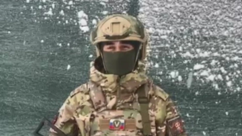 Военнослужащий поздравил жителей Сахалина с наступающими праздниками из зоны СВО