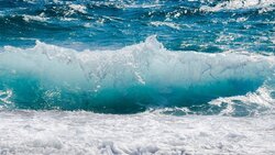 В Роснедрах хотят приравнять Охотское море к Арктике