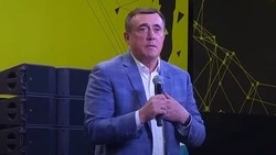 Валерий Лимаренко встретился с участниками первого форума серебряных волонтеров