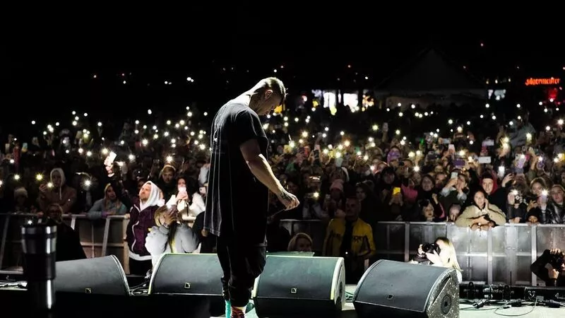 "Слишком много медляков". Niletto на Сахалине породил вал критики