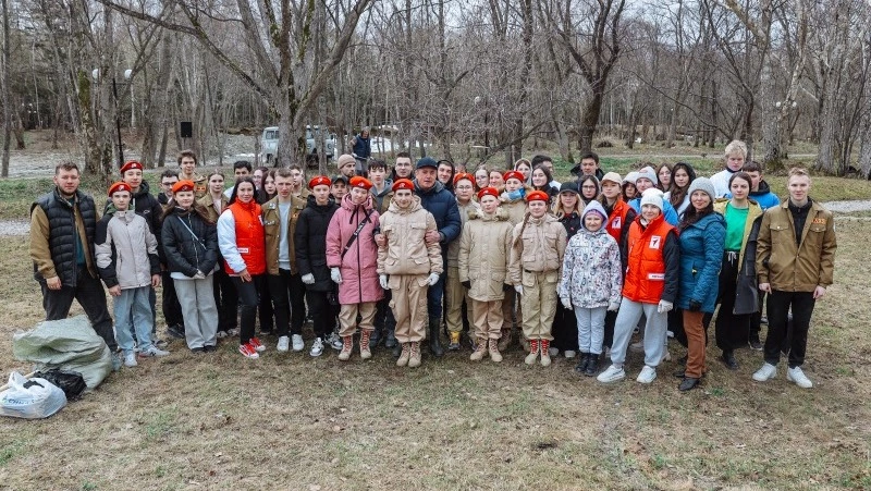 Тысячи сахалинцев и курильчан приняли участие во Всероссийском субботнике