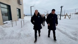 Губернатор Лимаренко проинспектировал уборку снега в Южно-Сахалинске на примере ЖК «Уюн»