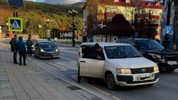 Пенсионер сбил двоих пешеходов в центре Южно-Сахалинска