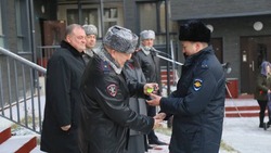 Полицейским вручили ключи от новых служебных квартир в Южно-Сахалинске 