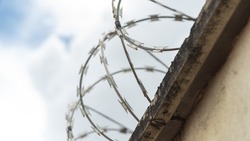 За осужденным сахалинцем продолжат следить после тюрьмы из-за возможного рецидива