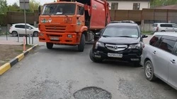 Штрафы за парковку около мусорных площадок вступили в силу на Сахалине