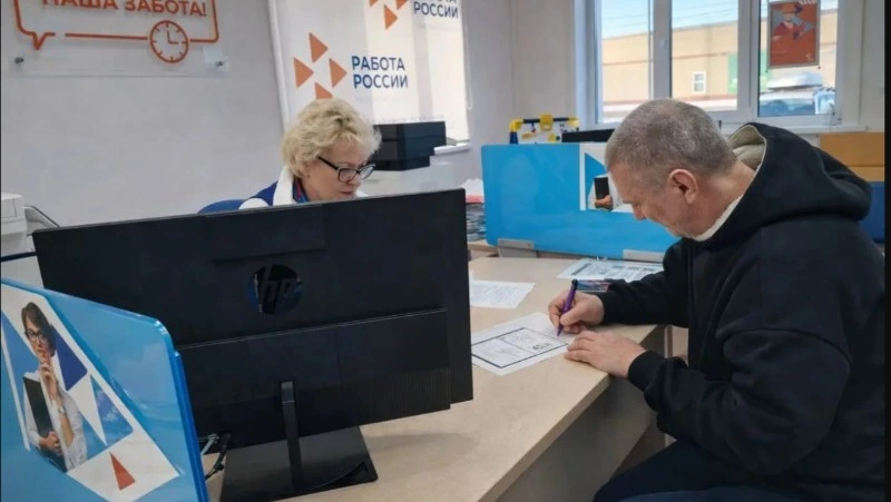 Более 60 представителей старшего поколения получили работу благодаря сахалинскому Кадровому центру