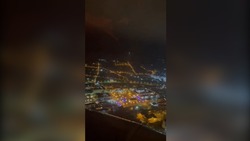 Завораживающие кадры ночного города-порта на Сахалине появились в сети
