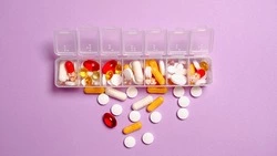 В Россию готовятся завозить лекарства по сценарию 1990-х